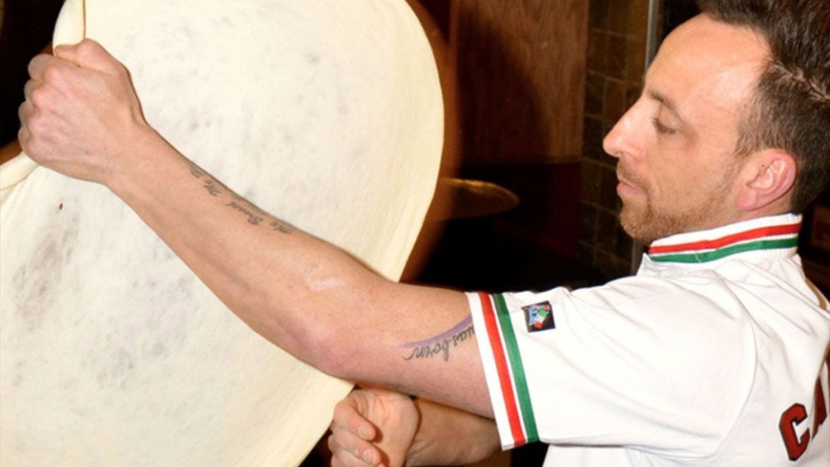 LloydPans Makes Commitment to World Pizza Champions