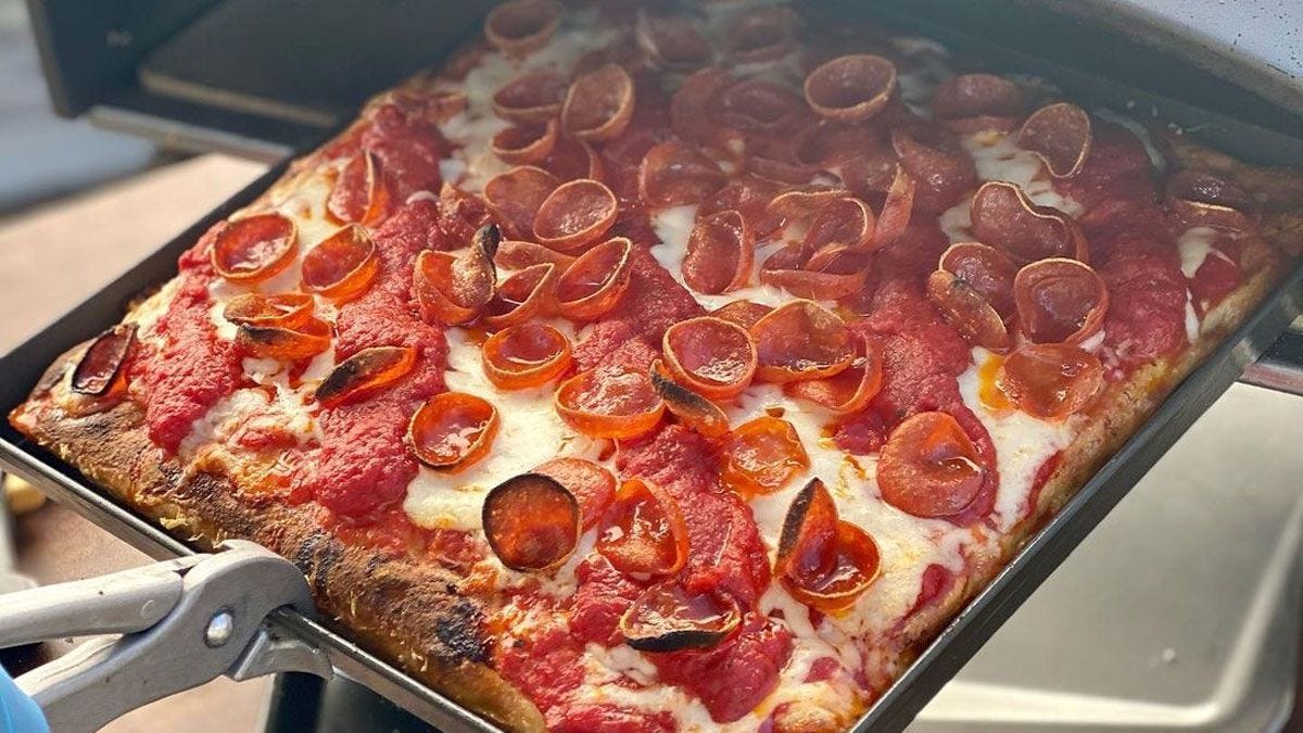 LloydPans Followers Share Pizza Love on National Pizza Day