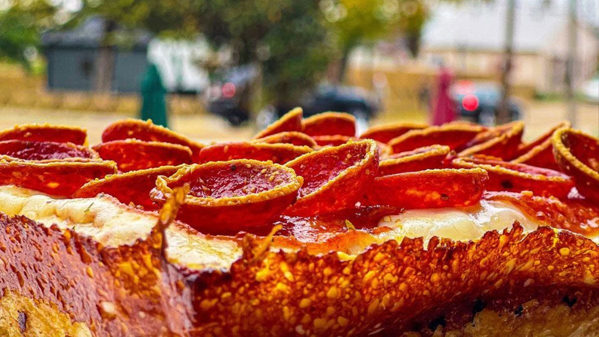 Southern Hospitality Heats Up with Pizza and a Beer