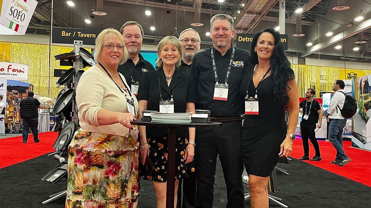 LloydPans Products Win Competitions, Shine at Pizza Expo Booths